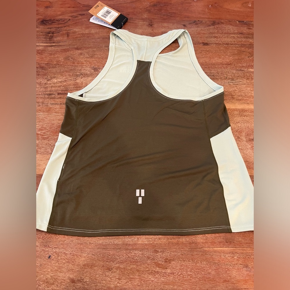 NWT The North Face Sunriser Tank Top - Women's size large - Picture 5 of 8